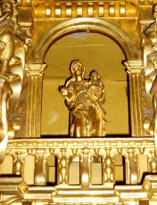 Tabernacle avec au centre Marie et son enfant